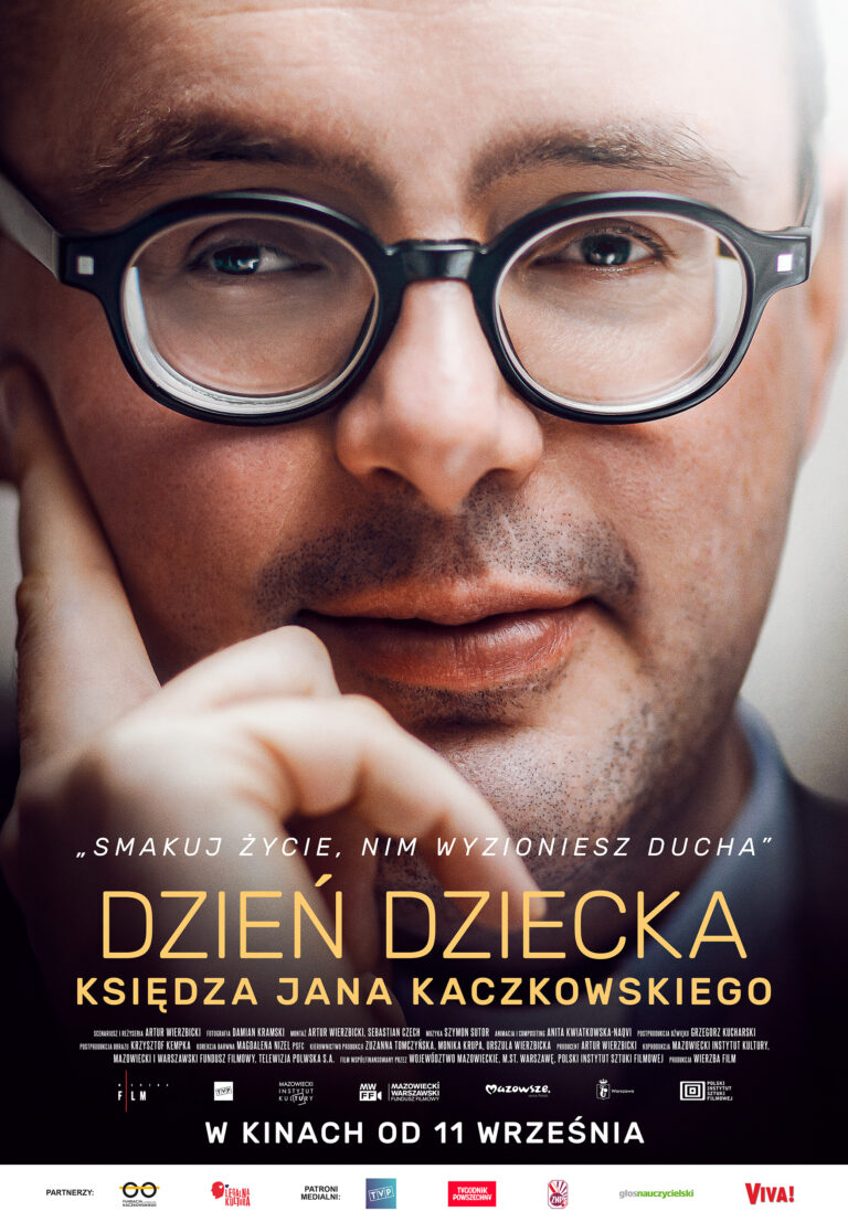 plakat filmu dzień dziecka ks. Jana Kaczkowskiego, na plakacie zdjęcie księdza